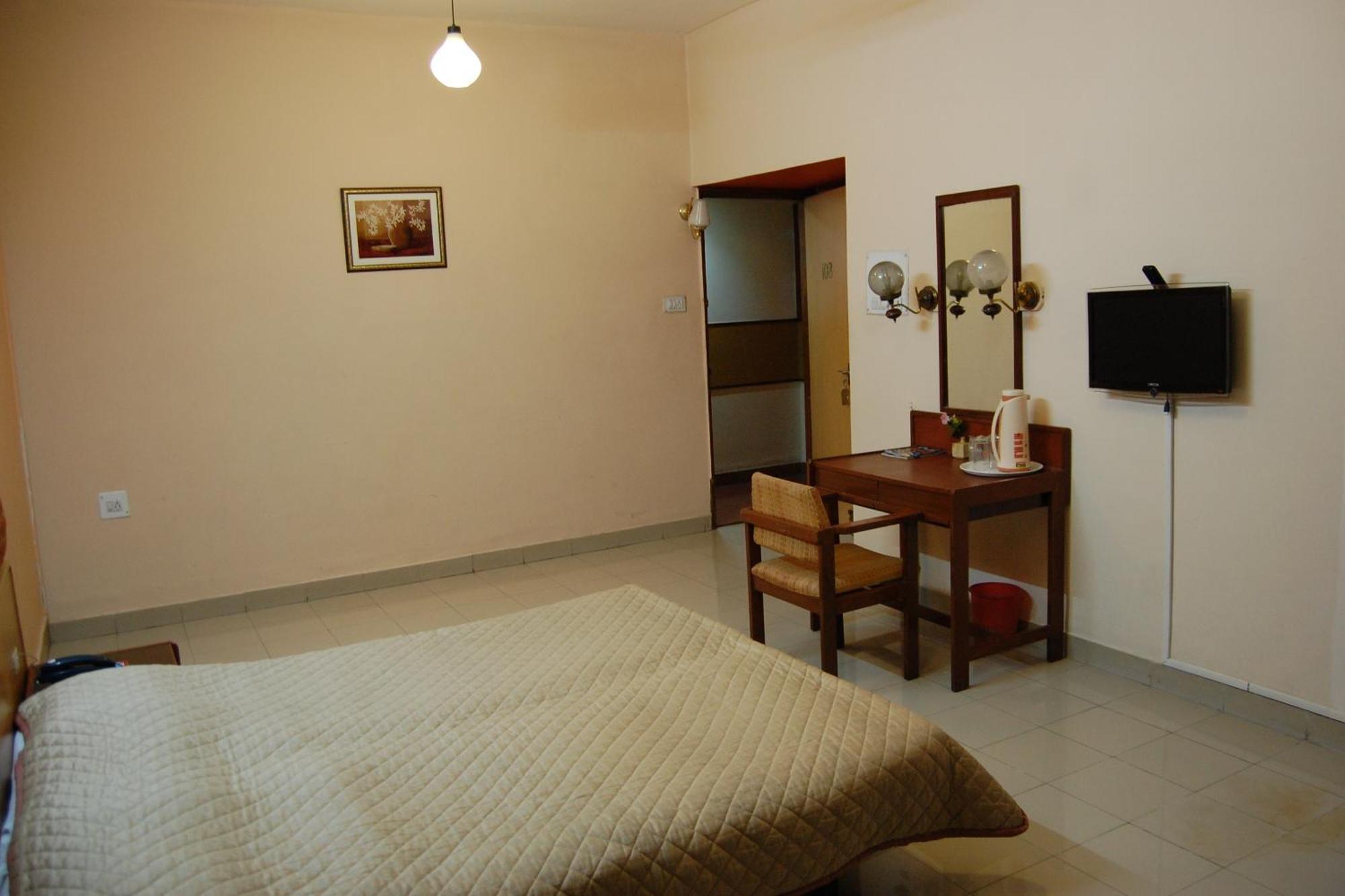 Hotel Raviraj Pune Exterior foto