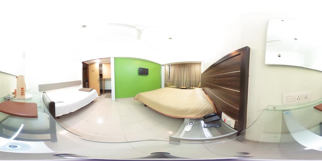 Hotel Raviraj Pune Exterior foto